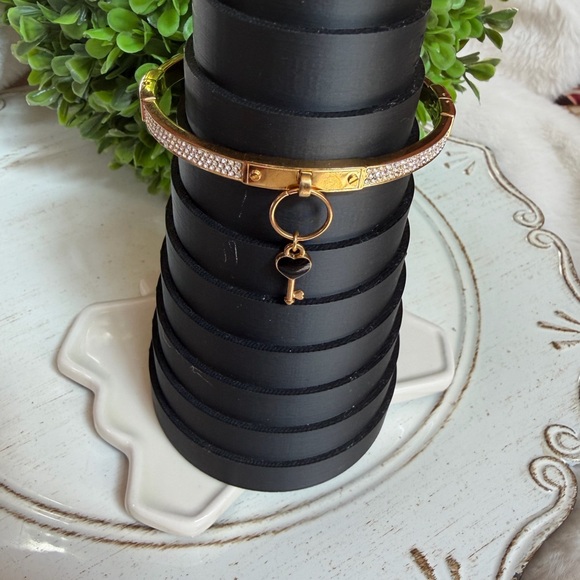 Michael Kors bundle (2) Green leather Cardholder  and gold hinge bracelet - Picture 6 of 11